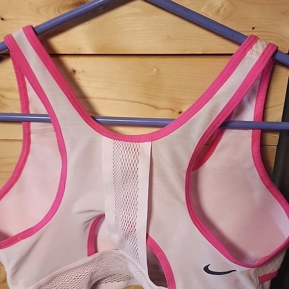 Nike Dri-Fit Sports Bra Pink Size Small NWOT